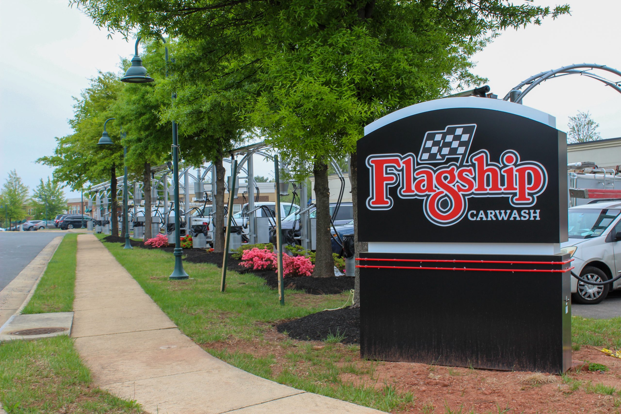 Exterior picture of Flagship Carwash, Pipeline Plaza in Ashburn, VA